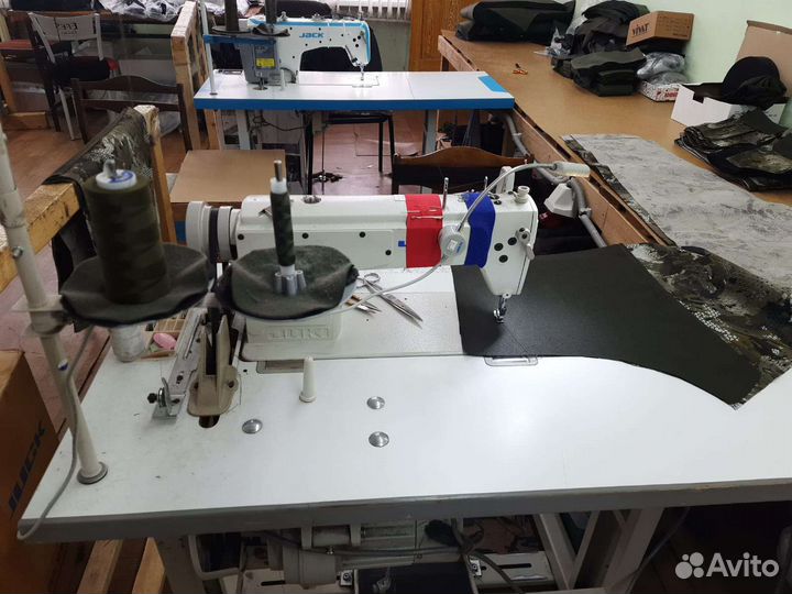 Машина швейная прямострочка