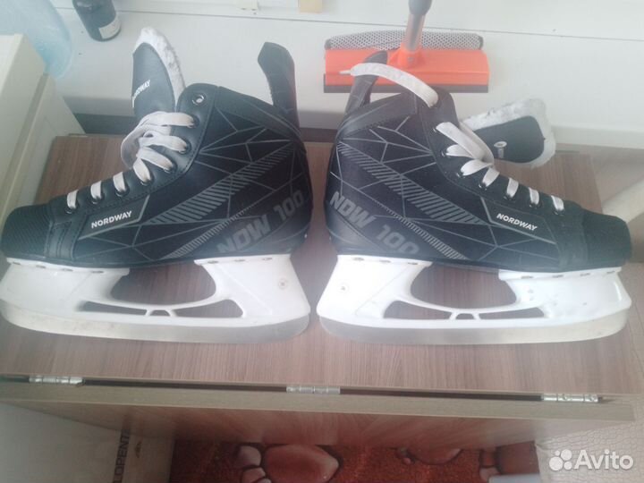Коньки хоккейные