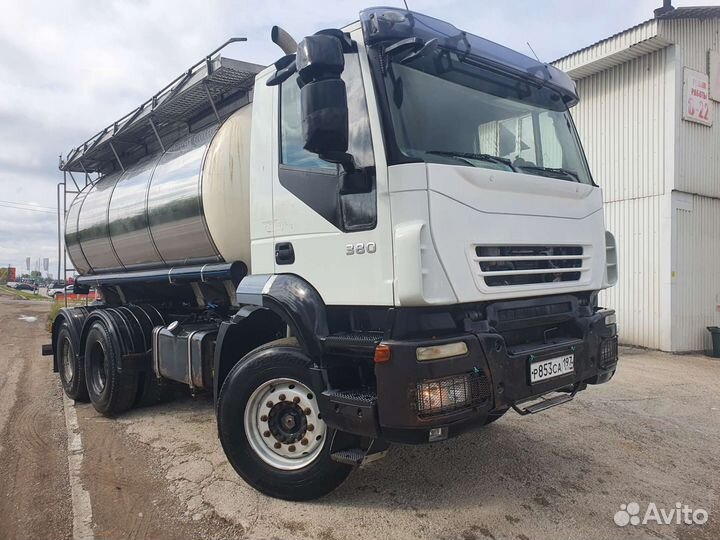 IVECO Trakker 380, 2011