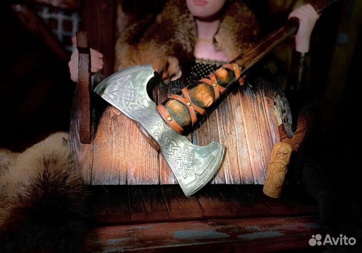 Топор двусторонний кованый