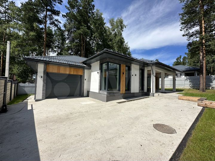 Дом 175 м² на участке 6 сот.