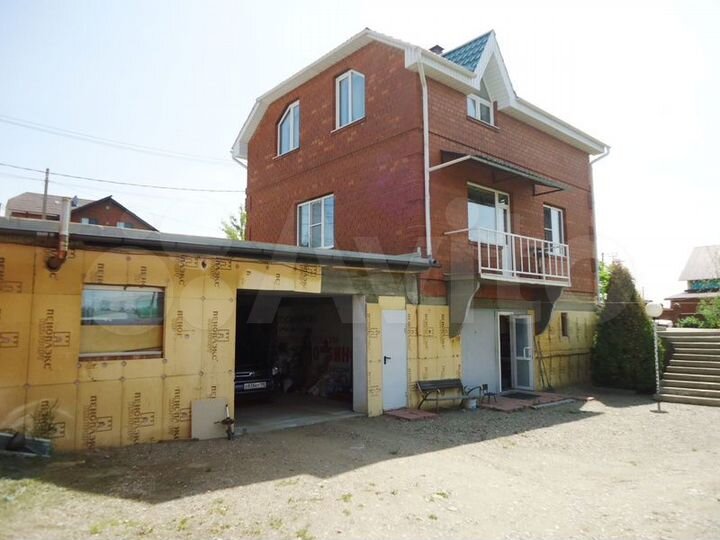 Коттедж 175,5 м² на участке 12 сот.