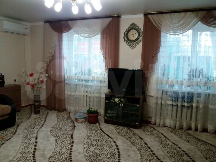3-к. квартира, 80 м², 1/9 эт.