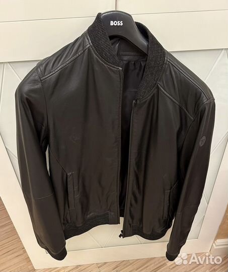 Кожаная куртка мужская Trussardi