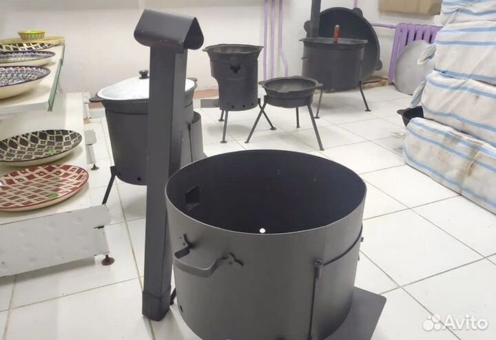 Печь для казана с трубой и дверцей 16л