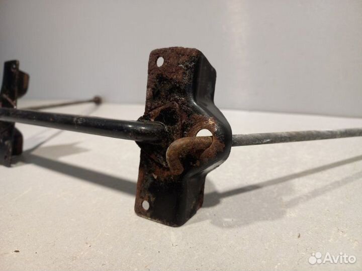 Крепление аккумулятора Mitsubishi Outlander 3 4B12