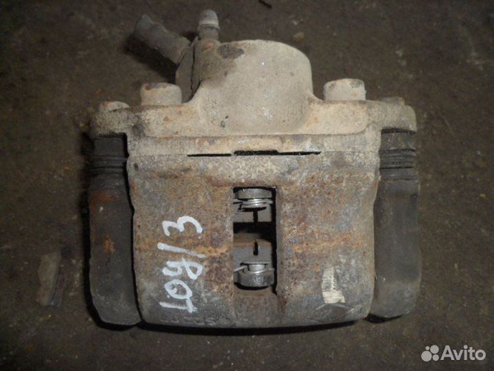 Суппорт передний правый Renault Logan LS0G K7J710