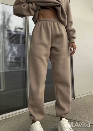 Женский спортивный костюм размер 44; 48