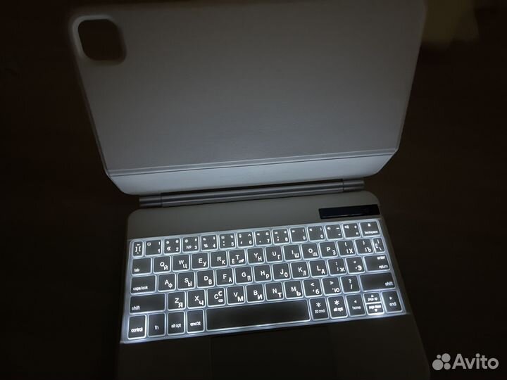 Клавиатура с подсветкой для iPad Air 4 2020 A2316