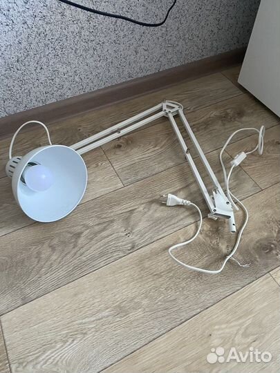 Лампа настольная для маникюра