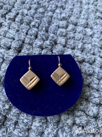 Золотые серьги