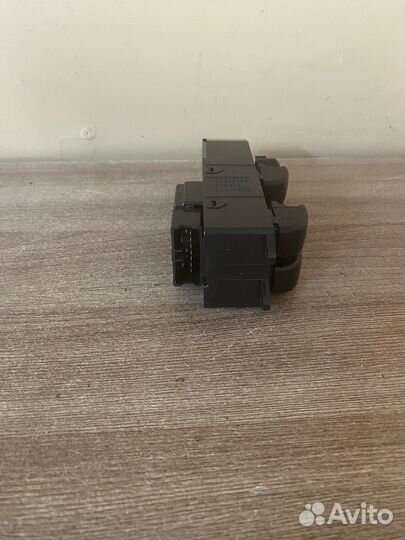 Блок управления стеклоподъемниками Rezzo 05-10