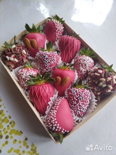 Клубника в бельгийском шоколаде. Букеты