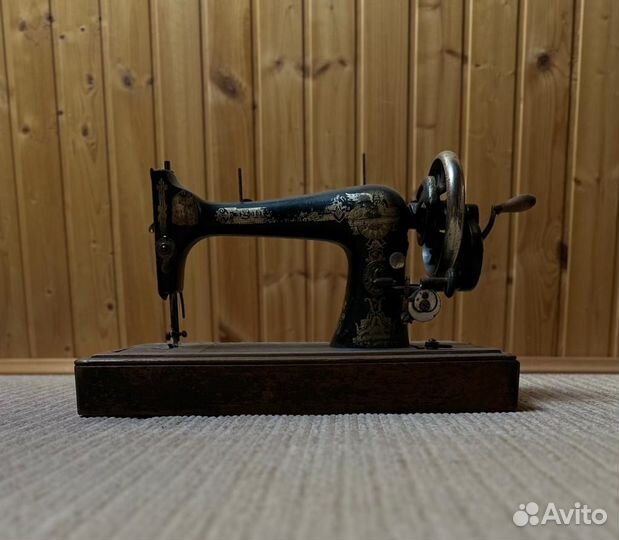 Швейная машинка zinger