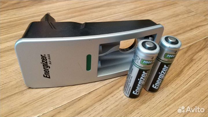 Зарядное устройство Energizer AA AAA