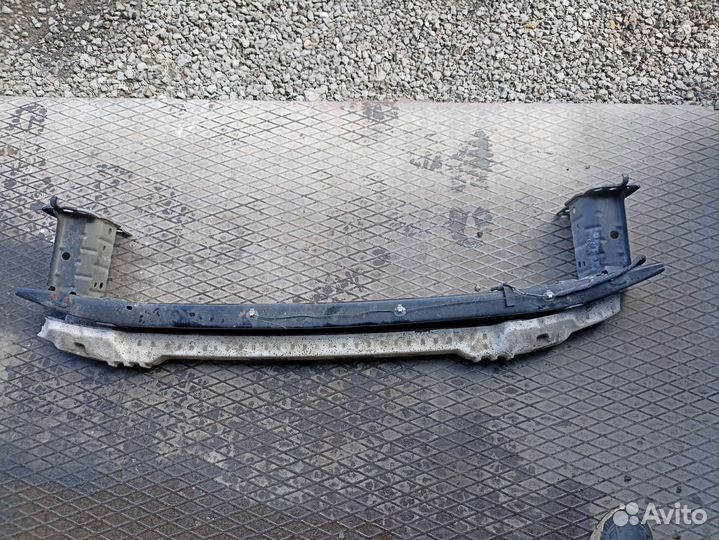 Усилитель бампера Toyota Corolla 150 06-12г