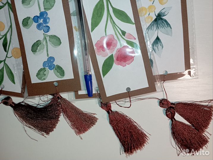 Закладки для книг с кисточками