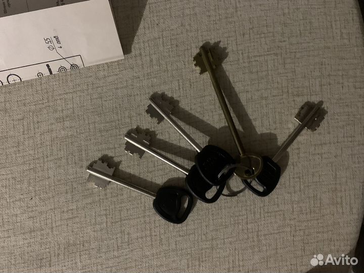 Дверной замок врезной сувальдный гардиан