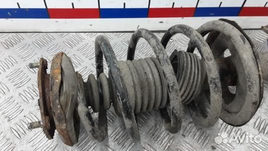 Стойка передняя правая nissan almera N16 (5DN32N50