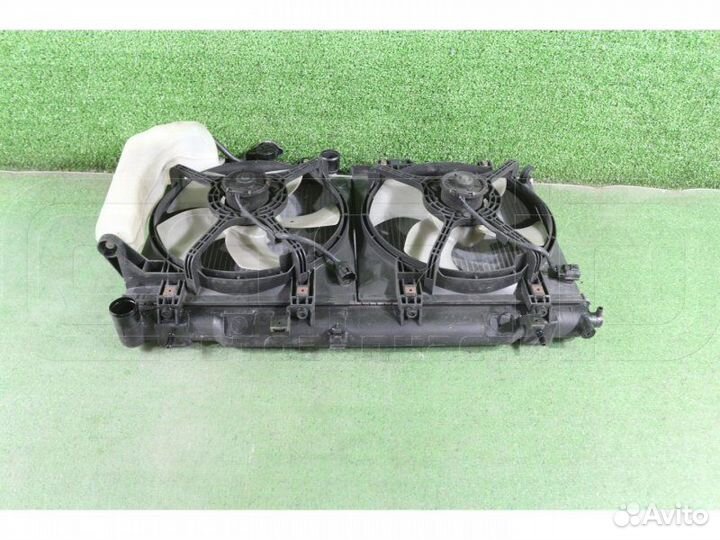 Радиатор охлаждения двигателя Subaru Legacy