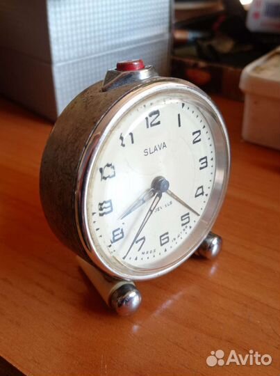 Винтажные часы-будильник Слава