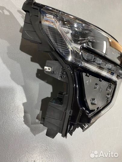 Фара правая Chevrolet Tahoe 5