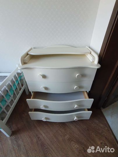 Пеленальный комод белый