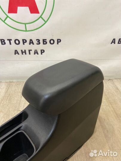 Подлокотник Mitsubishi Lancer 9 CS5W 4G63 2008