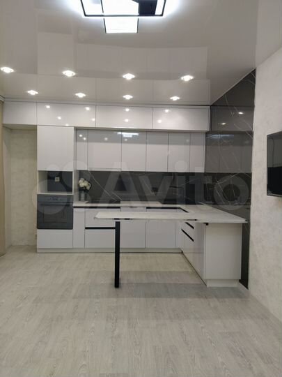 2-к. квартира, 71 м², 1/12 эт.