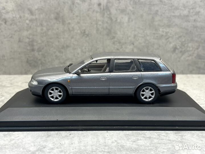 Коллекционная модель Audi A4 B6 Minichamps 1:43