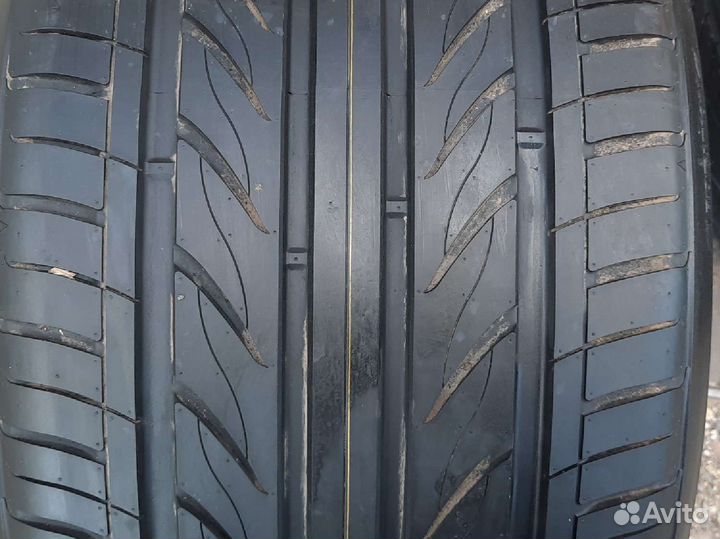 Delinte Thunder D7 305/25 R22 103Y