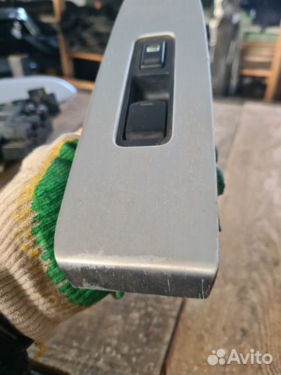 Кнопка стеклоподъемника Nissan Murano Z51 2011