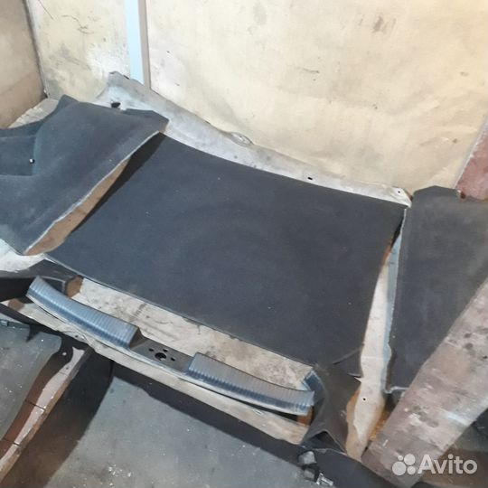 Обшивка крышки багажника Фокус 1 хэтчбек