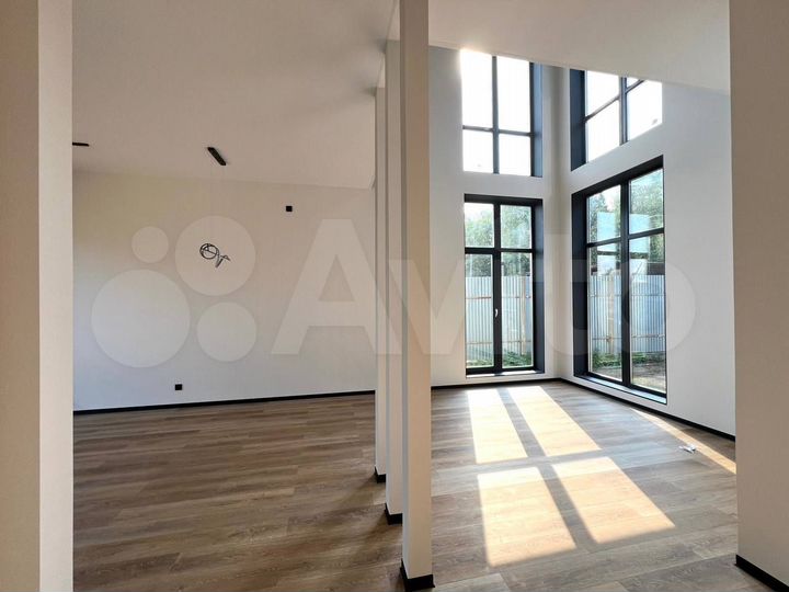 Коттедж 205,9 м² на участке 10 сот.