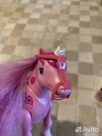 Танцующий единорог Искорка Little Live Pets