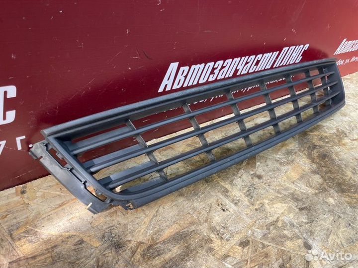 Решетка бампера передняя Volkswagen Polo