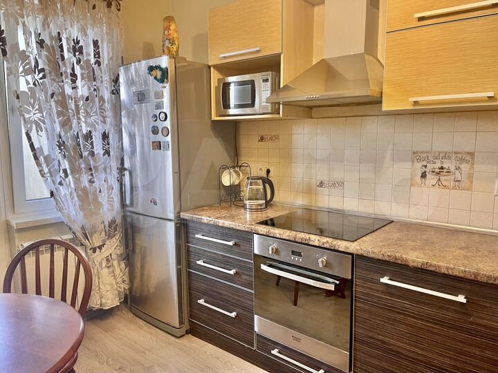 2-к. квартира, 65 м², 10/11 эт.