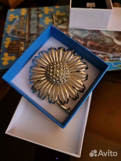 Редкая брошь Sarah Coventry pearl