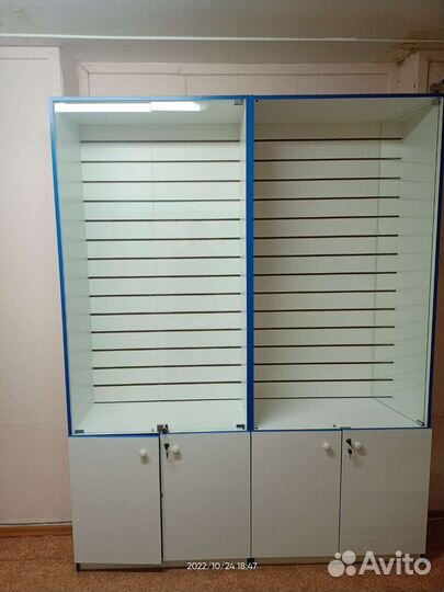 Витрины и стеллажи бу