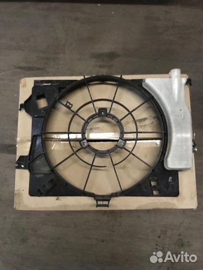 Диффузор радиатора Kia Rio