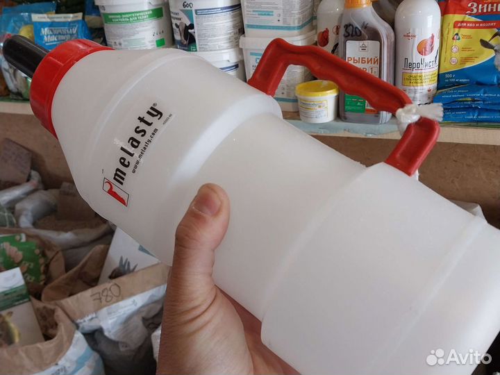 Бутылочка для кормления телят молокопоильник