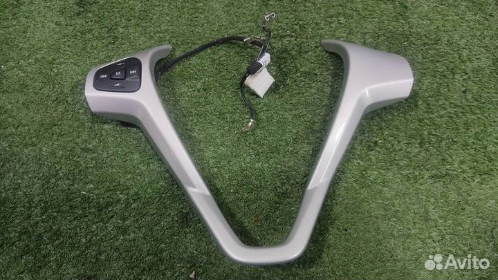 Кнопки мультимедиа на руль Ford Fiesta (CB1) 2009