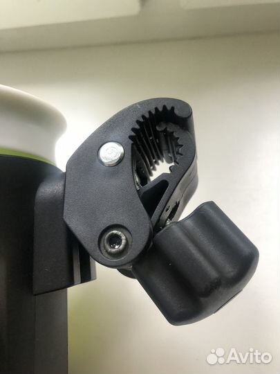 Универсальный подстаканник на коляску велосипед