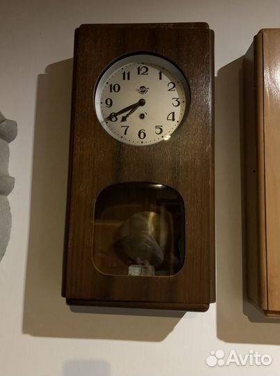Настенные часы, рабочий