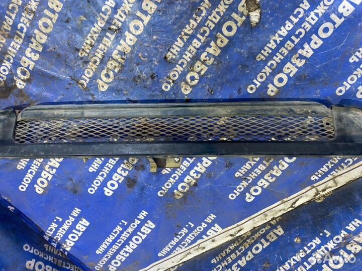 Решетка радиатора Mitsubishi Pajero 2 внедорожник