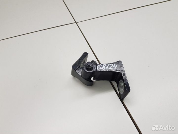 Петля двери задняя левая верхняя