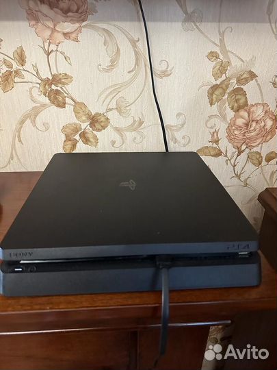 Sony playstation 4 slim