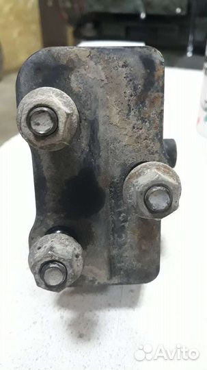 Подушка раздатки nissan r nessa