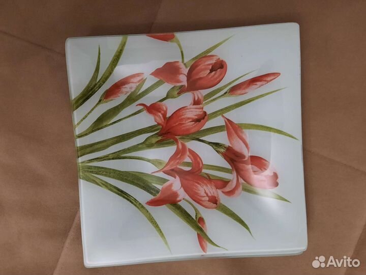 Посуда набор тарелки + тарелка для подачи новое