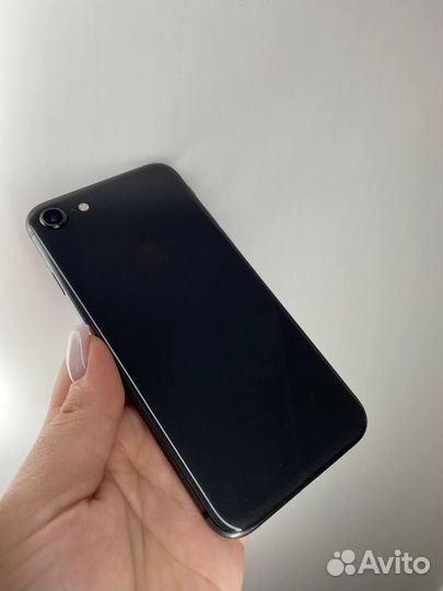 iPhone 8, 64 ГБ